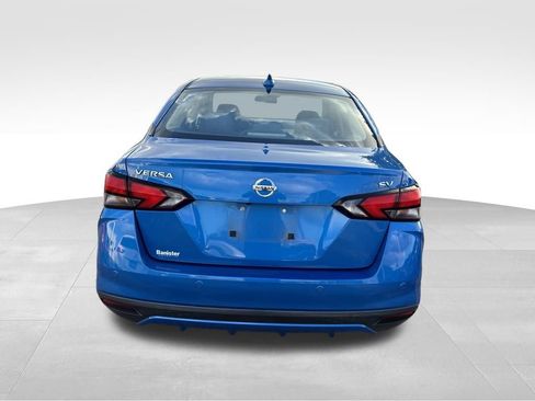 Used 2020 Nissan Versa SV FWD image 4