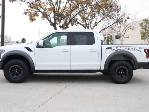 Used 2018 Ford F150 Raptor w/ Equipment Group 802A Luxury image 19