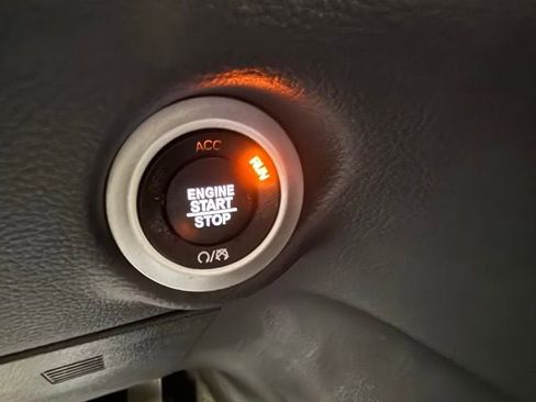 New 2026 Chrysler Pacifica Select FWD image 17
