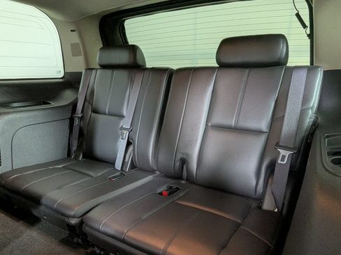 Used 2008 Chevrolet Tahoe LTZ w/ LTZ Preferred Equipment Group RWD image 25