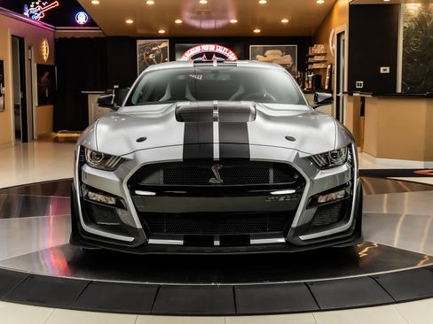 Used 2020 Ford Mustang Shelby GT500 w/ Carbon Fiber Track Pack RWD image 7