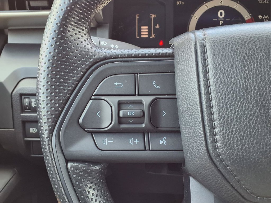 Used 2024 Toyota Tacoma SR AWD/4WD image 32