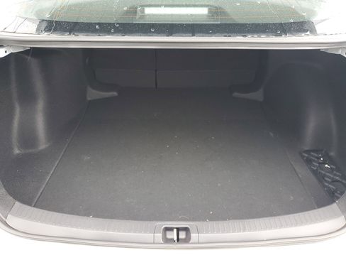 Used 2025 Toyota Corolla LE image 9