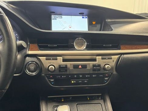 Used 2016 Lexus ES 350 w/ Navigation System Package FWD image 16