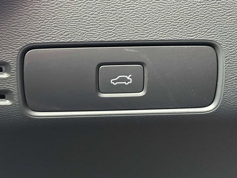 Certified 2023 Volvo XC40 Recharge Ultimate w/ Protection Package Premier AWD/4WD image 32