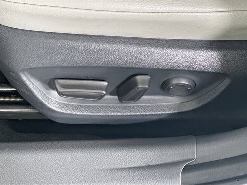 Used 2024 Toyota Camry SE w/ Cold Weather Package FWD image 13