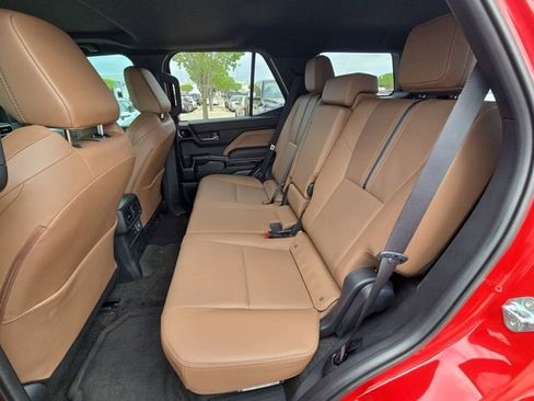 Used 2025 Toyota 4Runner Limited image 14