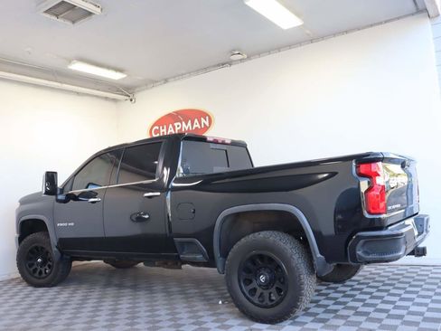 Used 2020 Chevrolet Silverado 2500 High Country w/ Z71 Off-Road Package AWD/4WD image 3