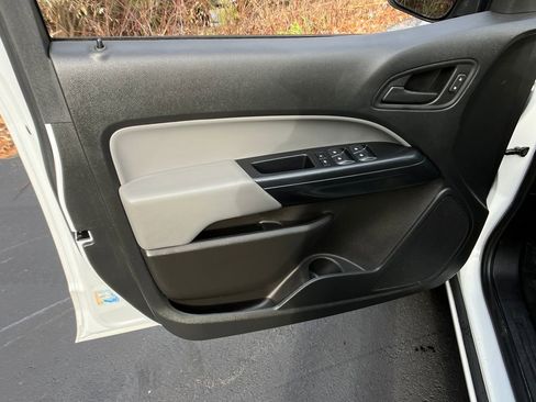 Used 2020 Chevrolet Colorado W/T image 11