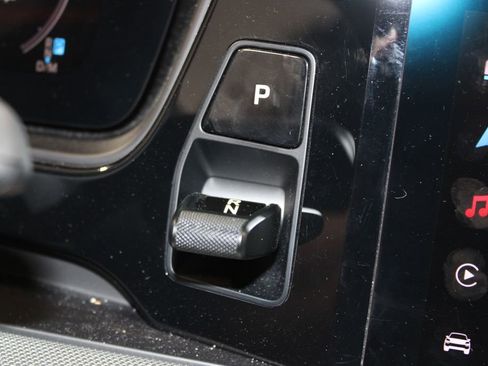 Used 2024 Porsche Cayenne image 30