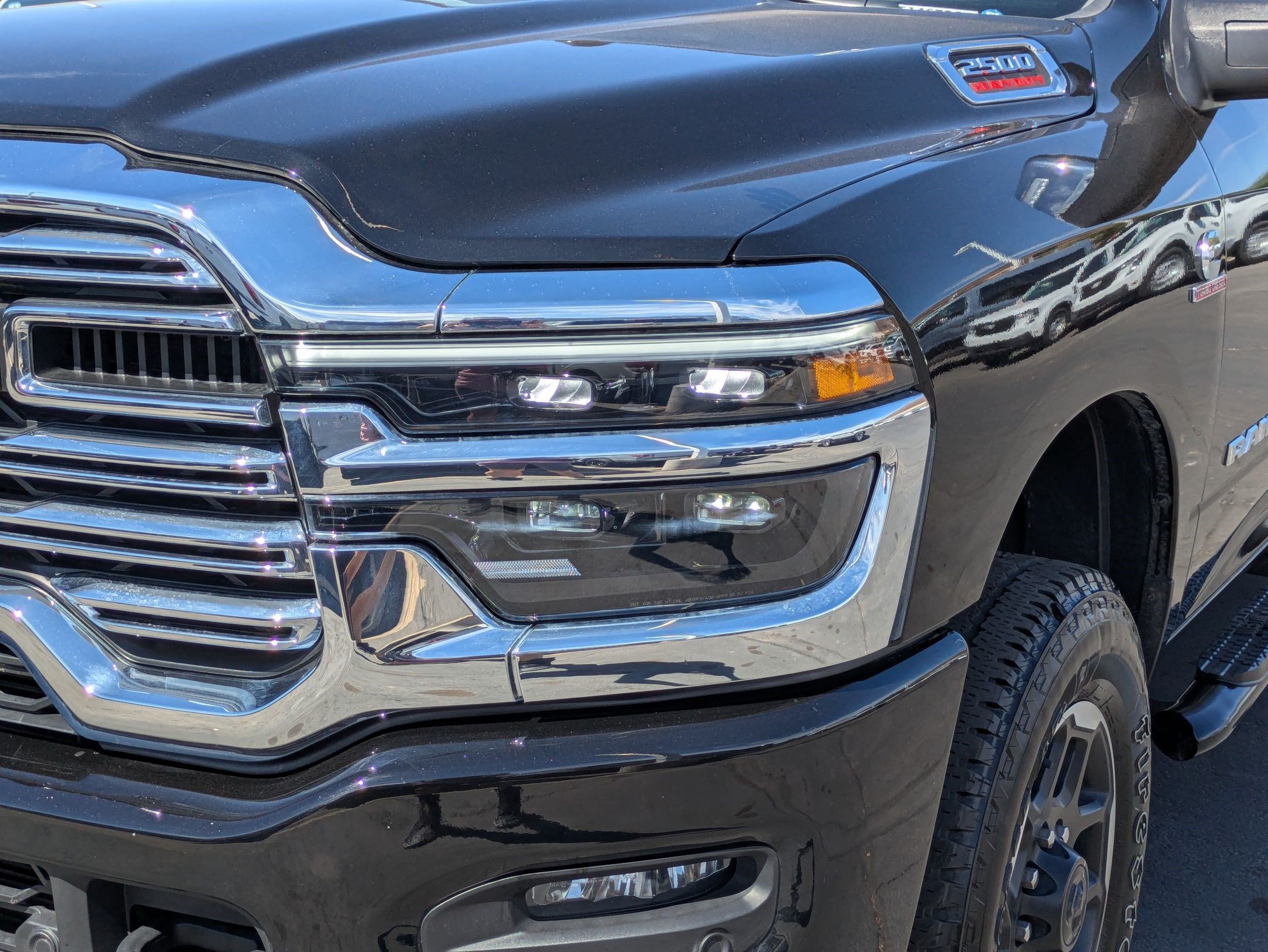 Used 2025 RAM 2500 Laramie AWD/4WD image 10