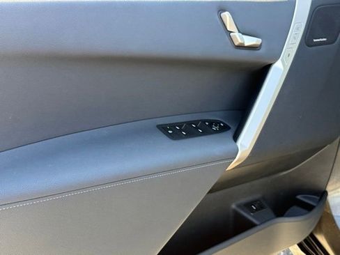 Used 2026 BMW iX xDrive45 image 17