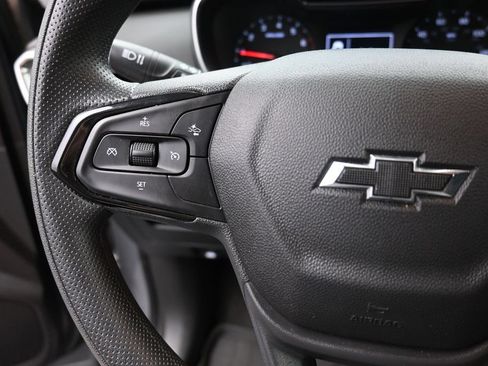 Used 2023 Chevrolet TrailBlazer LT w/ Convenience Package FWD image 3