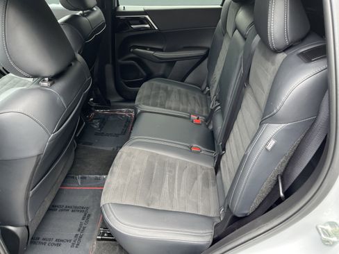 Used 2024 Mitsubishi Outlander Ralliart AWD/4WD image 12