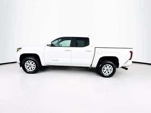 Used 2025 Toyota Tacoma SR5 AWD/4WD image 6