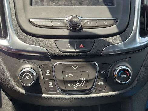 Used 2022 Chevrolet Equinox LT image 19