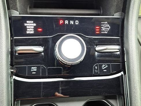 Used 2023 Jeep Grand Cherokee Overland AWD/4WD image 24