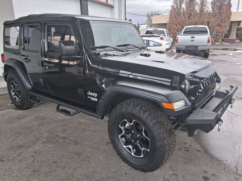 Used 2018 Jeep Wrangler Unlimited Sport image 9