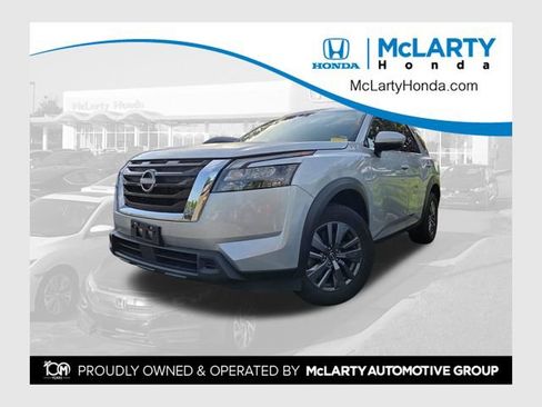 Used 2025 Nissan Pathfinder SV AWD/4WD image 1