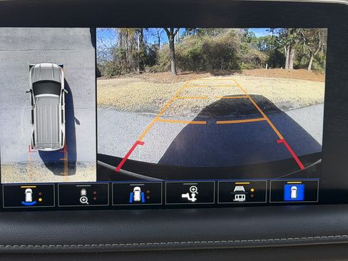 Used 2021 GMC Yukon SLT w/ SLT Premium Package image 11