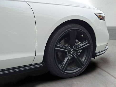 Used 2023 Honda Accord Sport image 9
