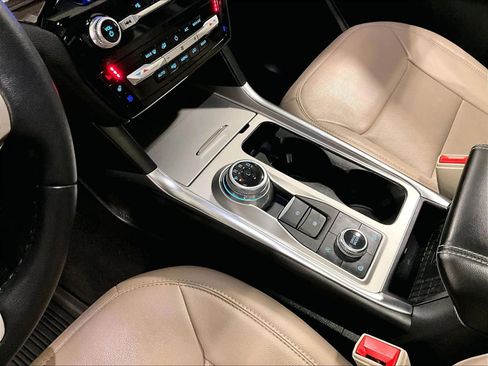 Used 2023 Ford Explorer Limited w/ Limited Technology Package image 21
