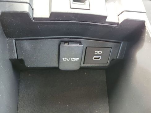 Used 2025 Toyota Corolla LE image 25