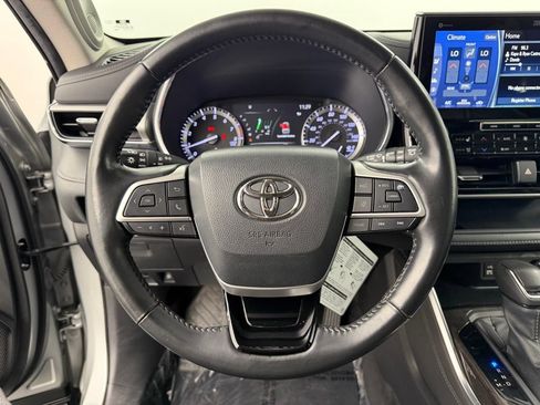 Used 2022 Toyota Highlander Platinum FWD image 27