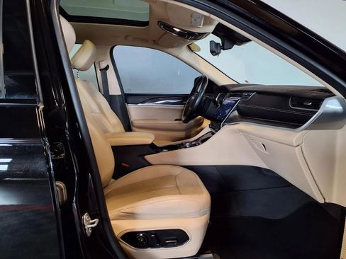 Used 2021 Jeep Grand Cherokee L Limited w/ Luxury Tech Group II image 14