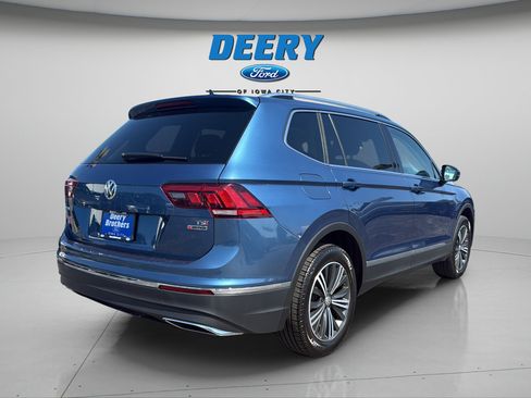 Used 2018 Volkswagen Tiguan SEL AWD/4WD image 6