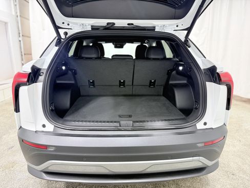 Used 2024 Chevrolet Blazer EV LT image 10