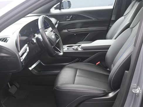 Certified 2026 Cadillac Lyriq Sport AWD/4WD image 10