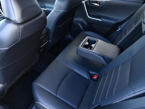 Used 2021 Toyota RAV4 Limited image 11