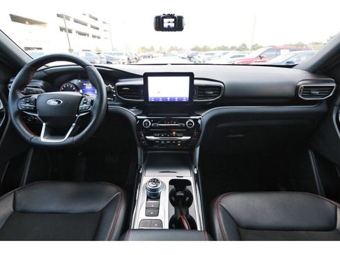 Used 2023 Ford Explorer ST-Line w/ Class IV Trailer Tow Package image 12