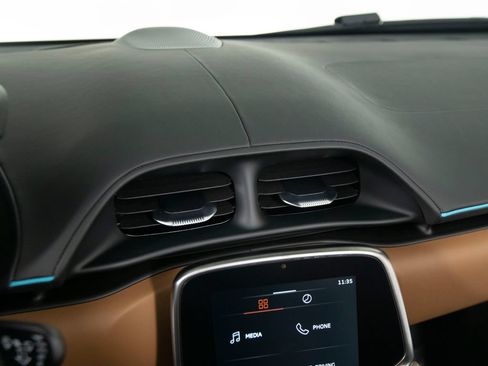 Used 2026 McLaren Artura Spider RWD image 18