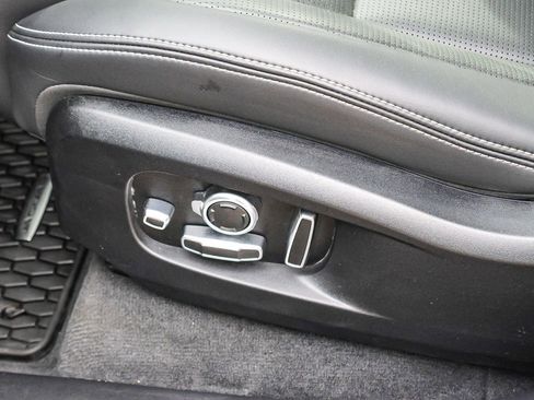 Used 2025 Jaguar F-PACE R-Dynamic S image 31