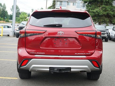 Used 2022 Toyota Highlander Platinum AWD/4WD image 4