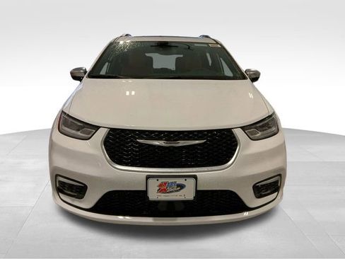 New 2026 Chrysler Pacifica Pinnacle AWD/4WD image 8