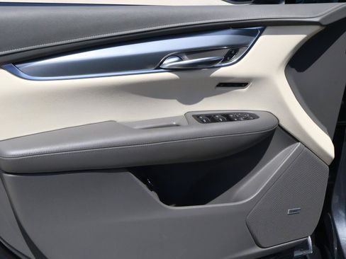 Used 2020 Cadillac XT5 Premium Luxury FWD image 21