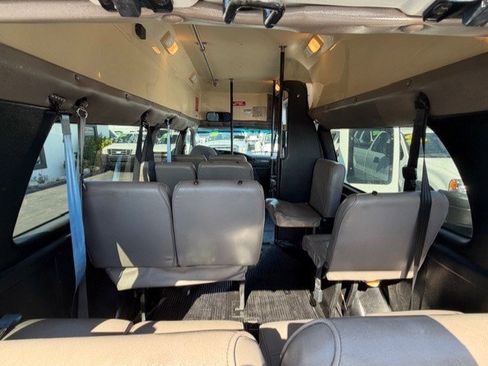 Used 2001 Ford E-350 and Econoline 350 Extended Super Duty image 22