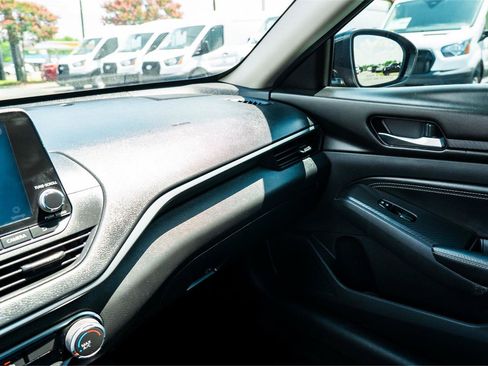 Used 2020 Nissan Altima 2.5 S FWD image 19