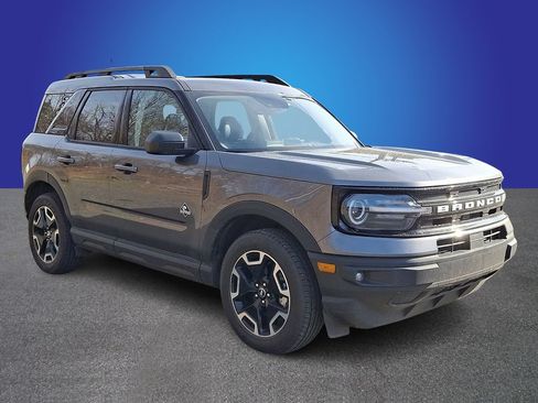 Used 2023 Ford Bronco Sport Outer Banks w/ Tech Package AWD/4WD image 3