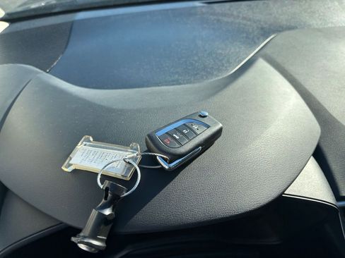 Used 2025 Toyota Corolla LE image 21