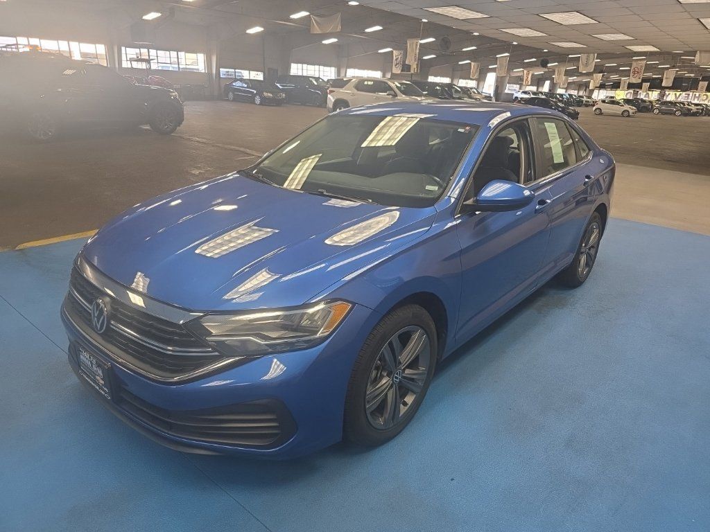 Used 2024 Volkswagen Jetta SE FWD image 6