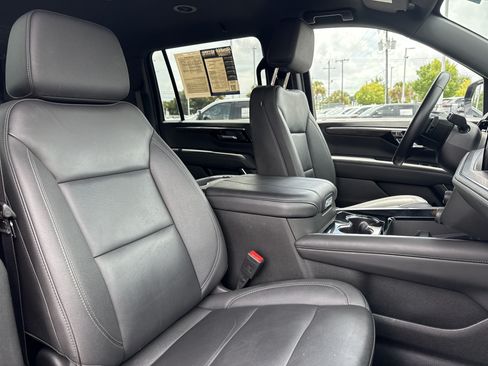 Used 2025 Chevrolet Suburban Z71 AWD/4WD image 19