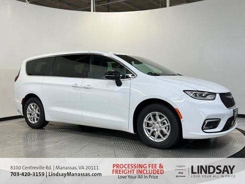 New 2026 Chrysler Pacifica Select FWD image 1