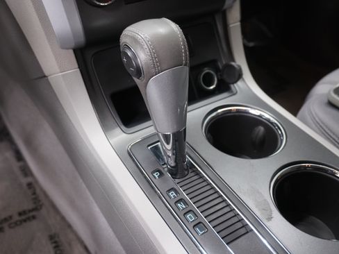 Used 2009 Chevrolet Traverse LT FWD image 21