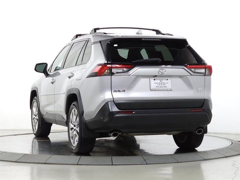 Used 2023 Toyota RAV4 XLE Premium image 5