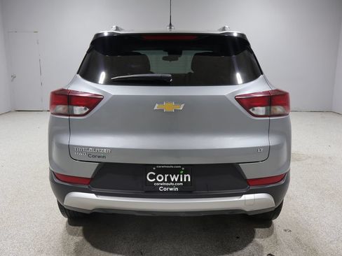 Used 2025 Chevrolet TrailBlazer LT AWD/4WD image 3