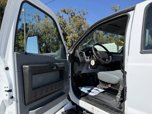 Used 2022 Ford F750 2WD Crew Cab Super Duty image 20